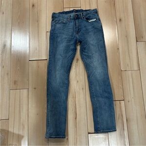 GAP Men's Slim Straight Jeans in Medium Blue Wash